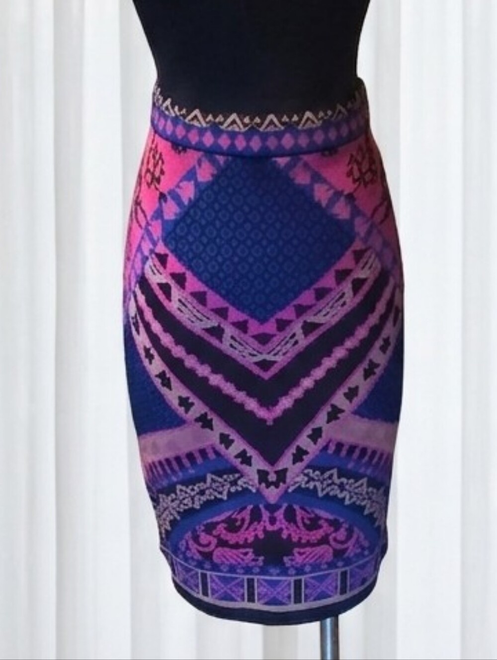 Flying Tomato Pink & Purple Geometric Knit Pencil Skirt
